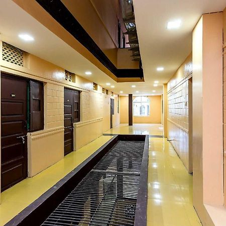 Spot On Hotel Sawera Індаур Екстер'єр фото